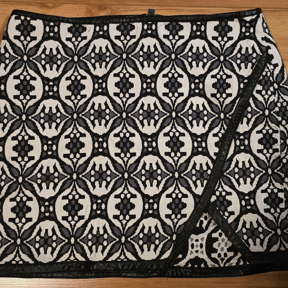 Elegant Black and White Patterned Skirt
